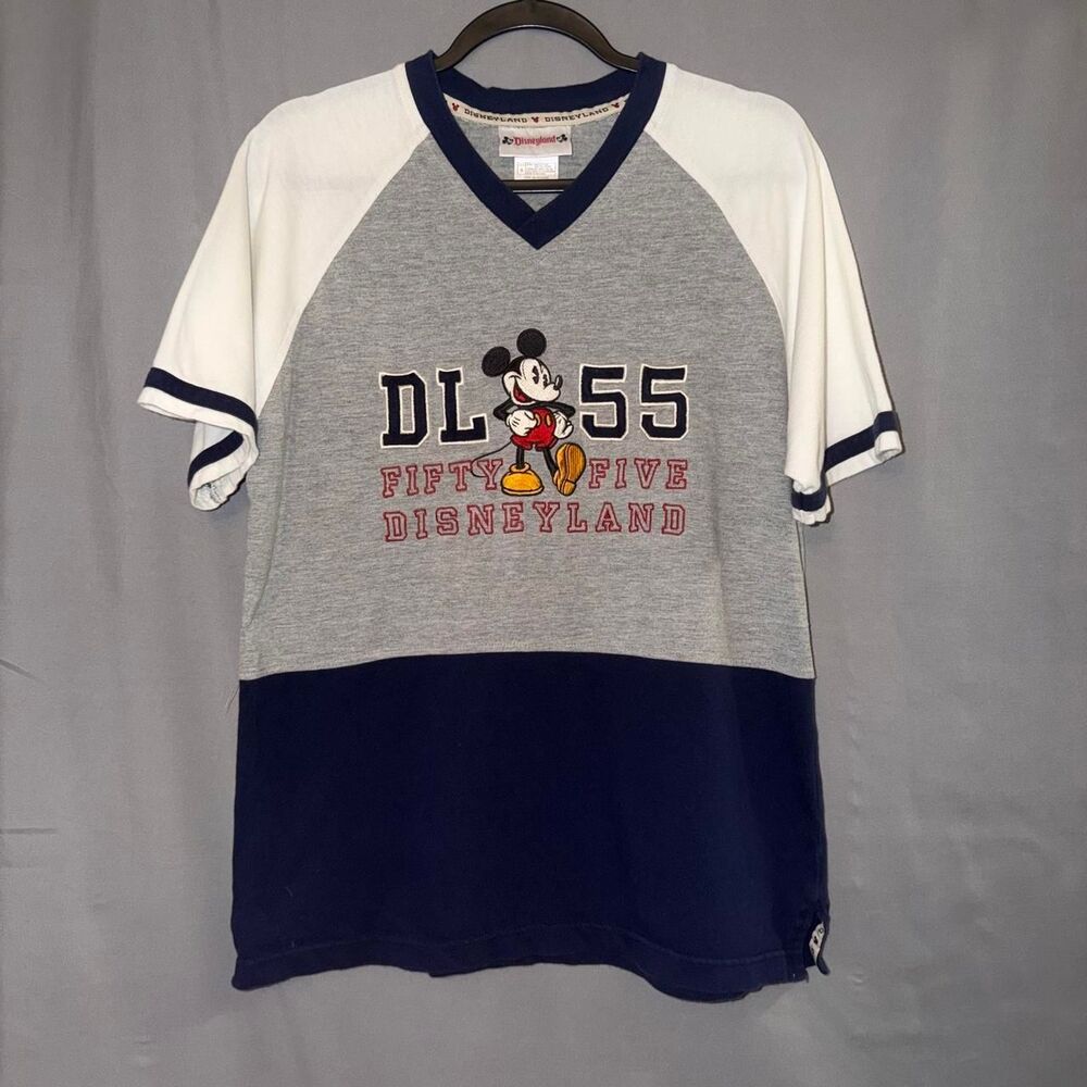 Vintage Disney Mickey Mouse DL55 V-neck T-shirt